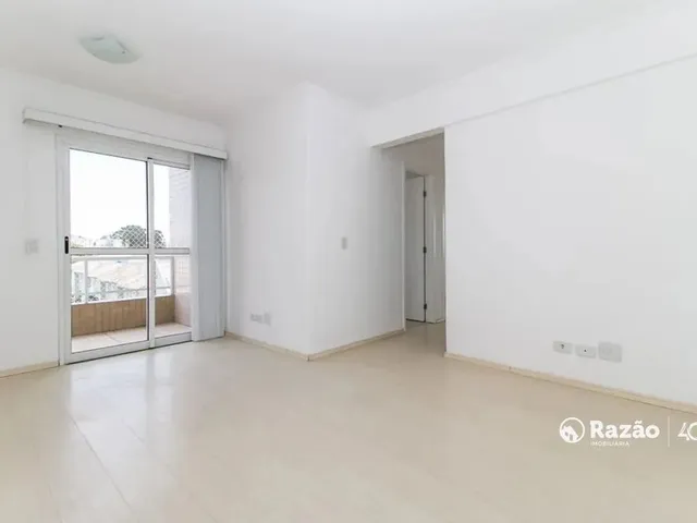 Apartamento 3 quartos e 1 banheiro, para alugar, no bairro Capão Raso em Curitiba