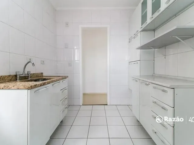Apartamento 3 quartos e 1 banheiro, para alugar, no bairro Capão Raso em Curitiba