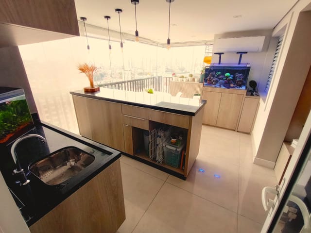 APTO COM VARANDA GOURMET - IMPECÁVEL