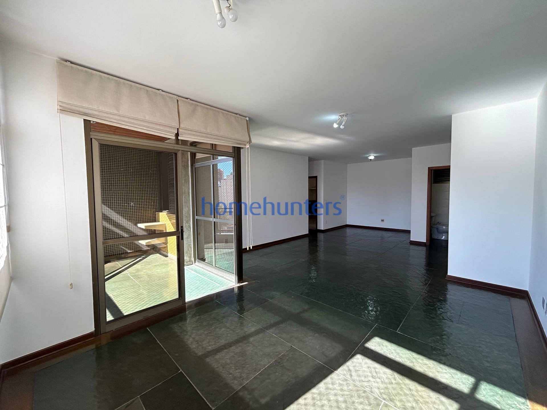 Apartamento para alugar com 3 quartos, 160m² - Foto 5