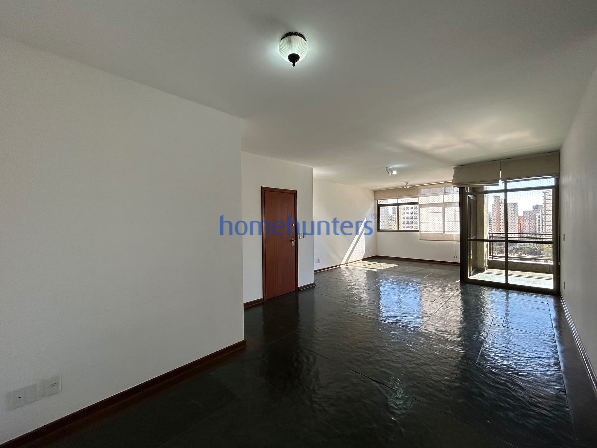 Apartamento para alugar com 3 quartos, 160m² - Foto 4