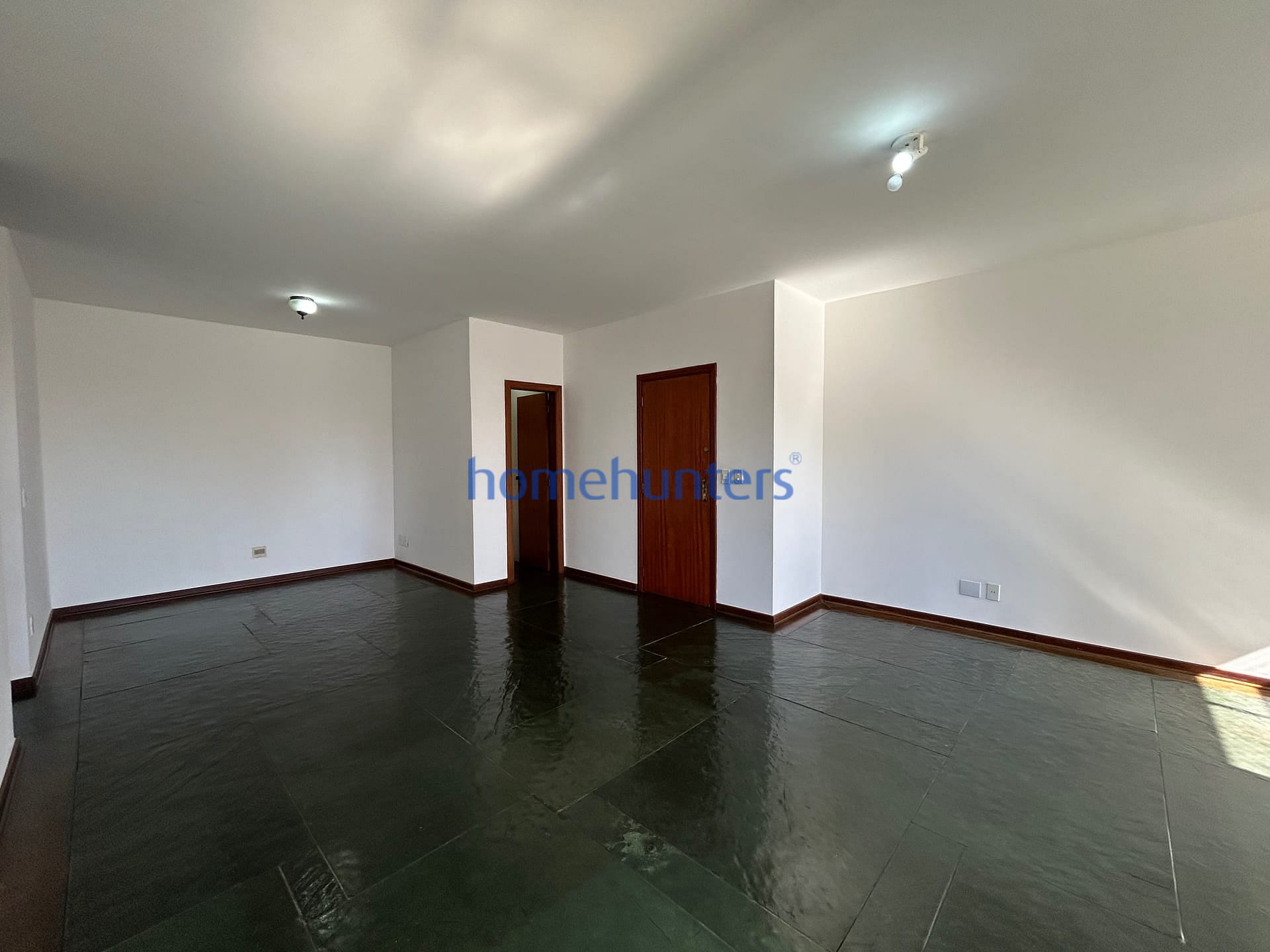 Apartamento para alugar com 3 quartos, 160m² - Foto 9