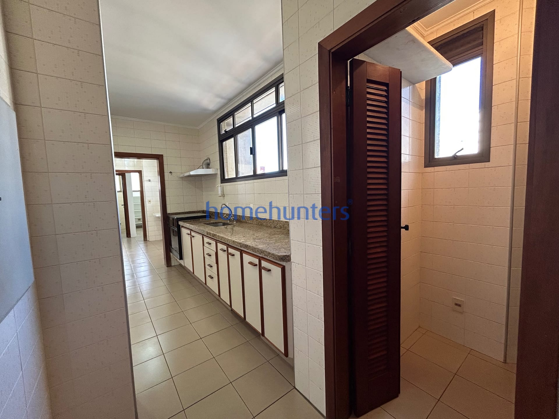Apartamento para alugar com 3 quartos, 160m² - Foto 16