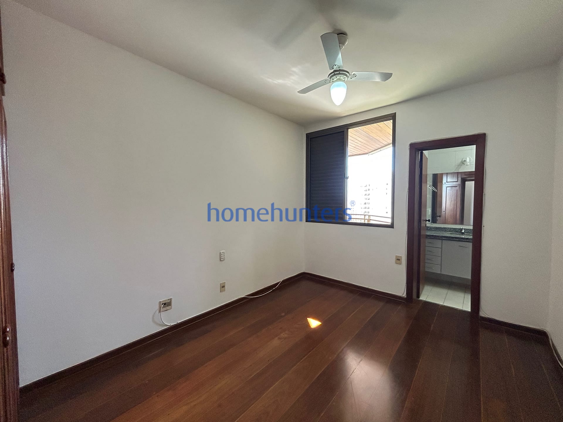 Apartamento para alugar com 3 quartos, 160m² - Foto 26