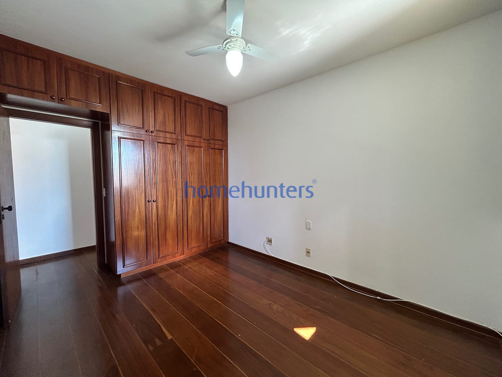 Apartamento para alugar com 3 quartos, 160m² - Foto 27