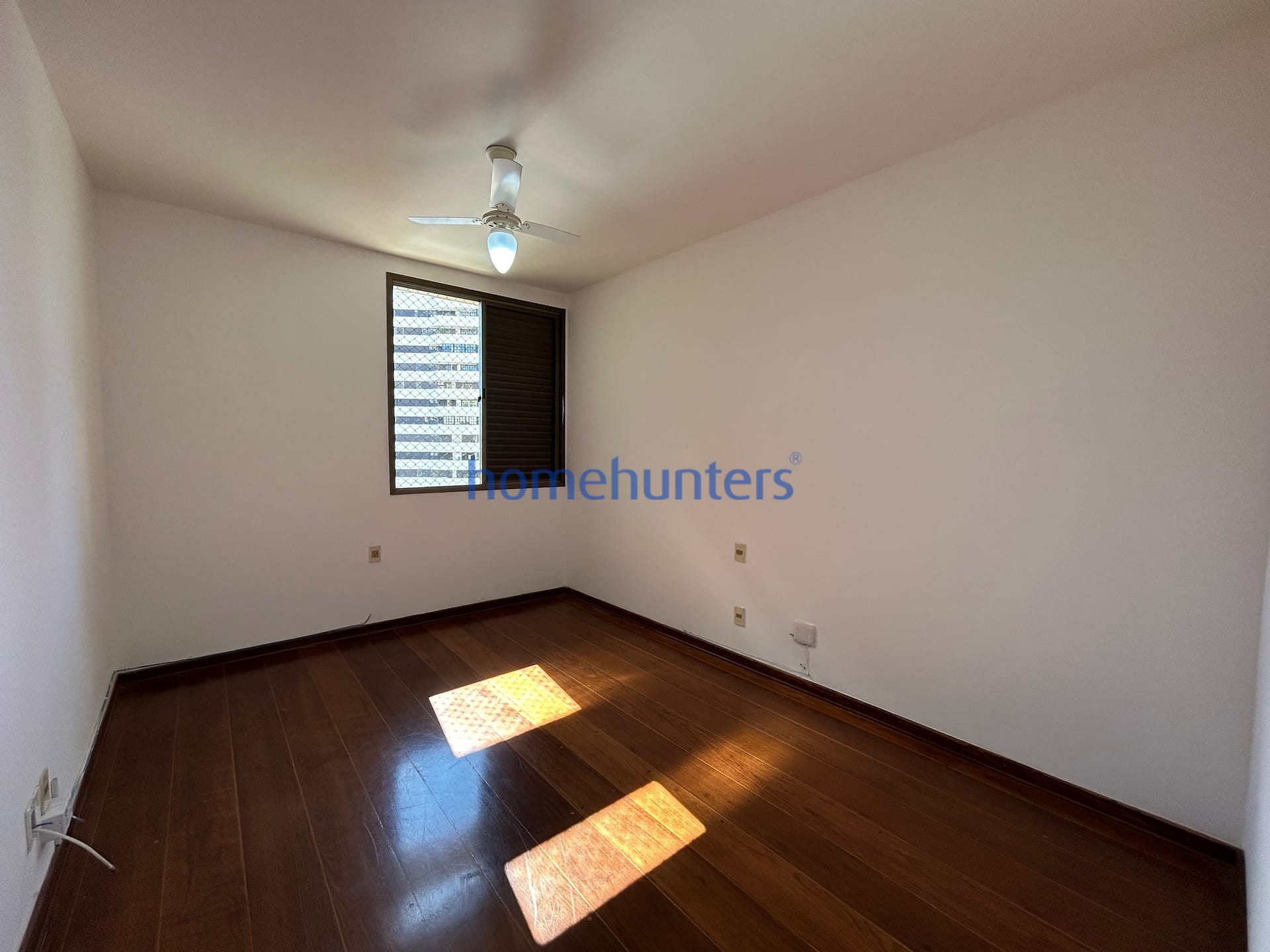 Apartamento para alugar com 3 quartos, 160m² - Foto 30