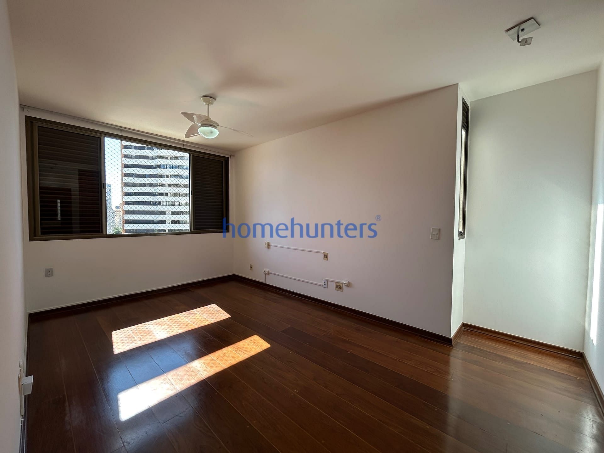Apartamento para alugar com 3 quartos, 160m² - Foto 37