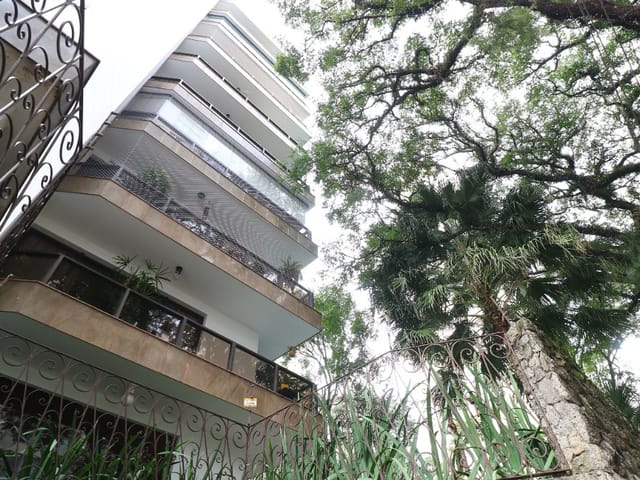 Apartamento com 200m² 3 quartos e 5 banheiros, à venda, no bairro Campo Belo em São Paulo