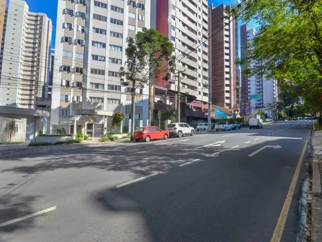 Apartamento 2 quartos e 2 banheiros, à venda, no bairro Água Verde em Curitiba