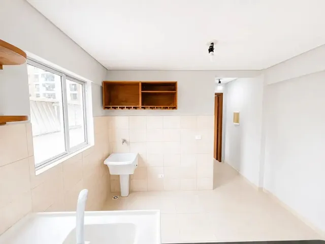 Apartamento 1 quarto e 1 banheiro, para alugar, no bairro Juvevê em Curitiba