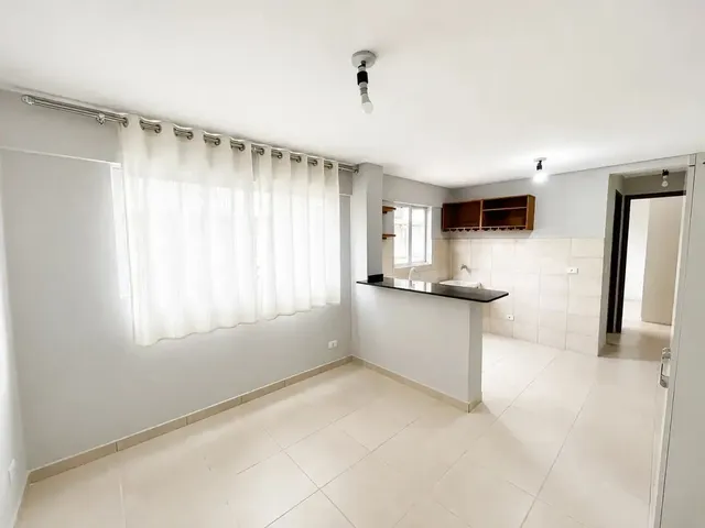 Apartamento 1 quarto e 1 banheiro, para alugar, no bairro Juvevê em Curitiba