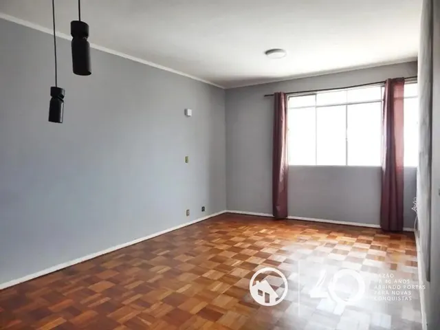 Apartamento 3 quartos e 2 banheiros, para alugar, no bairro Centro em Curitiba