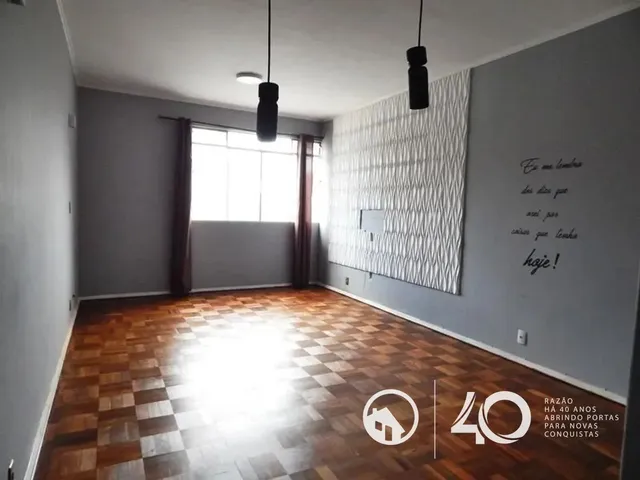 Apartamento 3 quartos e 2 banheiros, para alugar, no bairro Centro em Curitiba