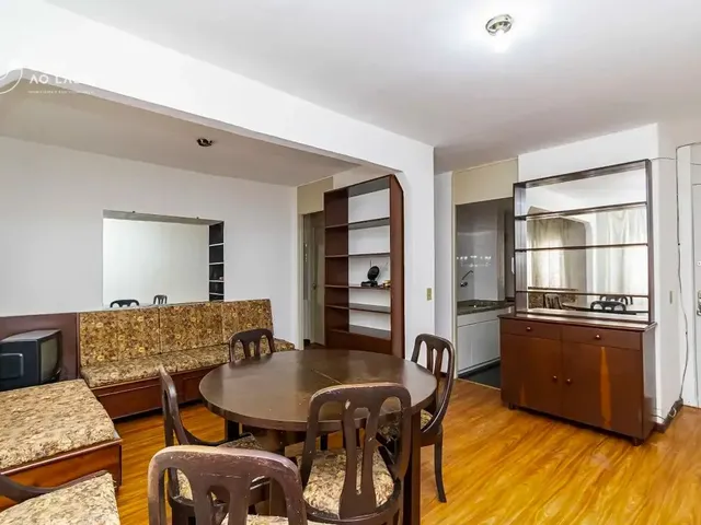 Apartamento 2 quartos e 1 banheiro, para alugar, no bairro Santa Quitéria em Curitiba