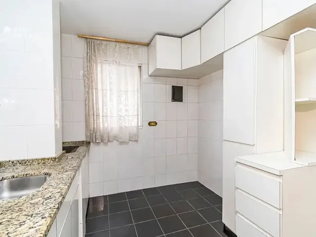 Apartamento 2 quartos e 1 banheiro, para alugar, no bairro Santa Quitéria em Curitiba