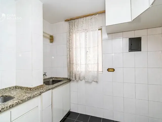 Apartamento 2 quartos e 1 banheiro, para alugar, no bairro Santa Quitéria em Curitiba