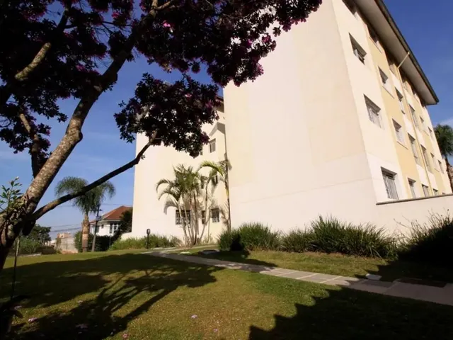Apartamento 3 quartos e 1 banheiro, para alugar, no bairro Campo Comprido em Curitiba