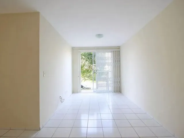 Apartamento 3 quartos e 1 banheiro, para alugar, no bairro Campo Comprido em Curitiba