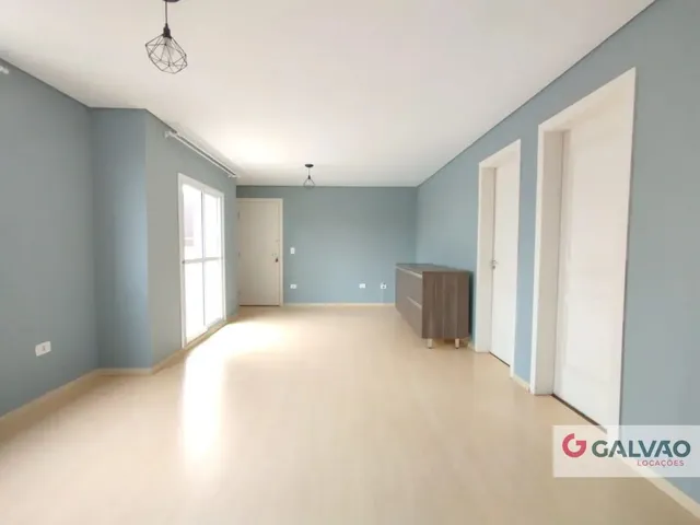 Apartamento 3 quartos e 1 banheiro, para alugar, no bairro Tingui em Curitiba