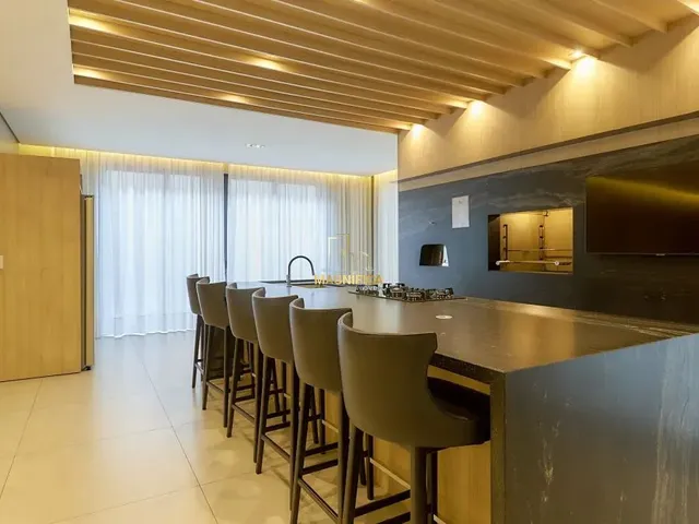 Apartamento 3 quartos e 3 banheiros, à venda, no bairro Cristo Rei em Curitiba