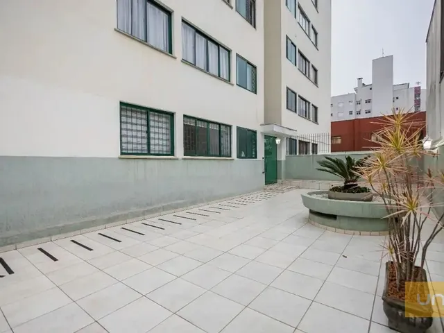 Apartamento 2 quartos e 1 banheiro, para alugar, no bairro Água Verde em Curitiba