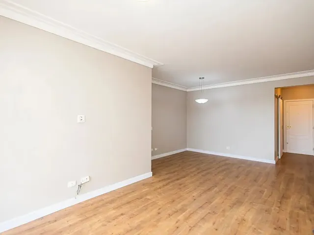 Apartamento 3 quartos e 2 banheiros, para alugar, no bairro Vila Izabel em Curitiba