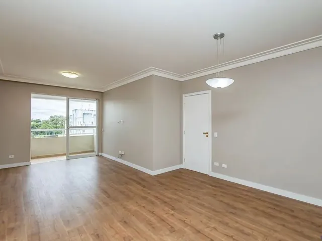 Apartamento 3 quartos e 2 banheiros, para alugar, no bairro Vila Izabel em Curitiba