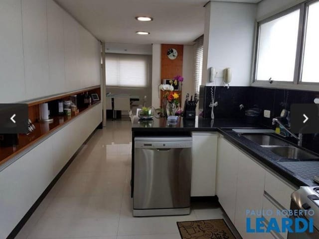 Apartamento com 220m² 4 quartos e 5 banheiros, à venda, no bairro Campo Belo em São Paulo