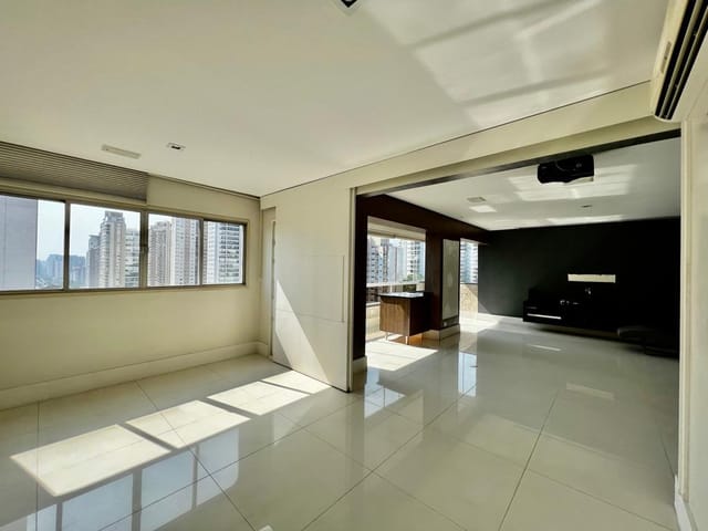 Apartamento com 220m² 4 quartos e 5 banheiros, à venda, no bairro Campo Belo em São Paulo