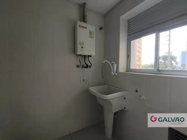 Apartamento 2 quartos e 1 banheiro, para alugar, no bairro Cristo Rei em Curitiba