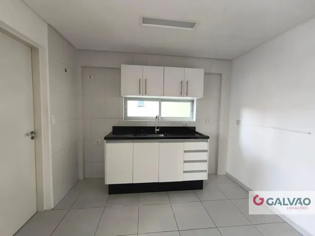Apartamento 2 quartos e 1 banheiro, para alugar, no bairro Cristo Rei em Curitiba