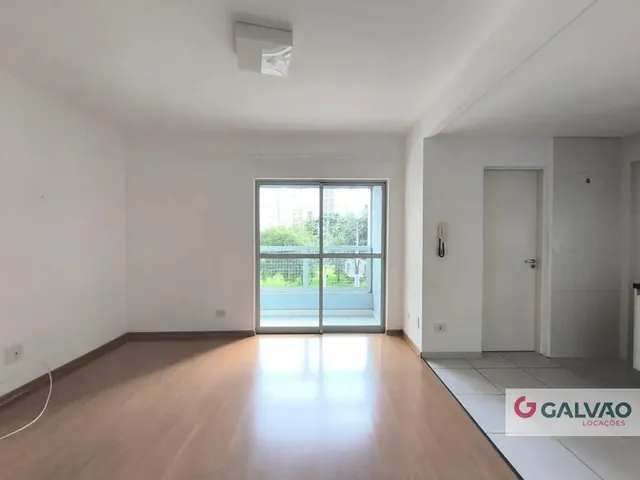 Apartamento 2 quartos e 1 banheiro, para alugar, no bairro Cristo Rei em Curitiba