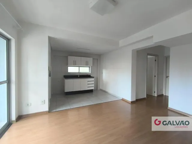 Apartamento 2 quartos e 1 banheiro, para alugar, no bairro Cristo Rei em Curitiba