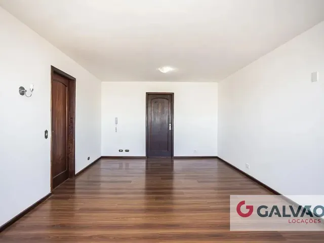 Apartamento 3 quartos e 1 banheiro, para alugar, no bairro Juvevê em Curitiba