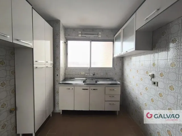 Apartamento 3 quartos e 1 banheiro, para alugar, no bairro Juvevê em Curitiba