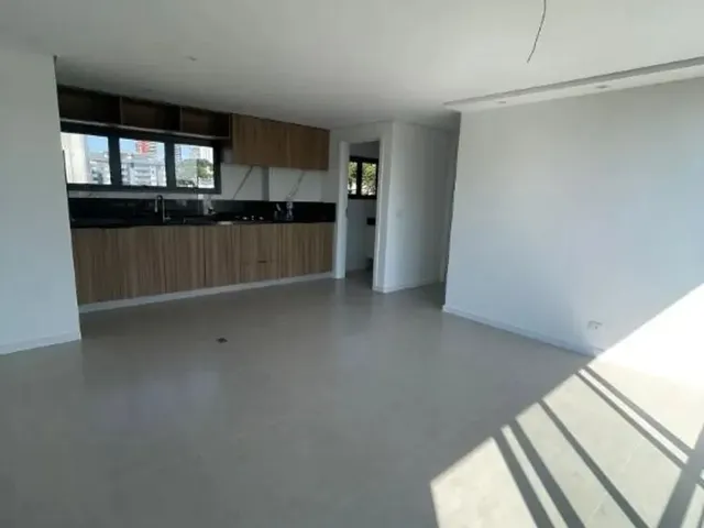 Apartamento 2 quartos e 3 banheiros, para alugar, no bairro Cabral em Curitiba