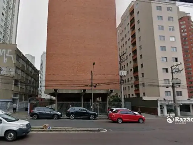 Apartamento 3 quartos e 2 banheiros, para alugar, no bairro Centro em Curitiba