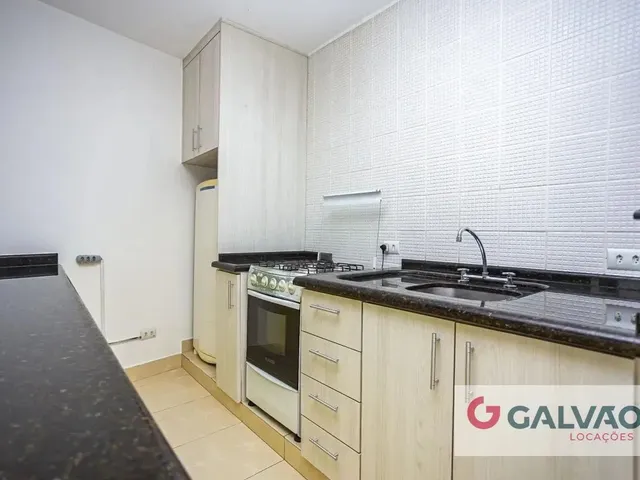 Apartamento 1 quarto e 1 banheiro, para alugar, no bairro Centro em Curitiba