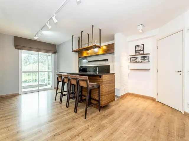 Apartamento 3 quartos e 1 banheiro, à venda, no bairro Campo Comprido em Curitiba