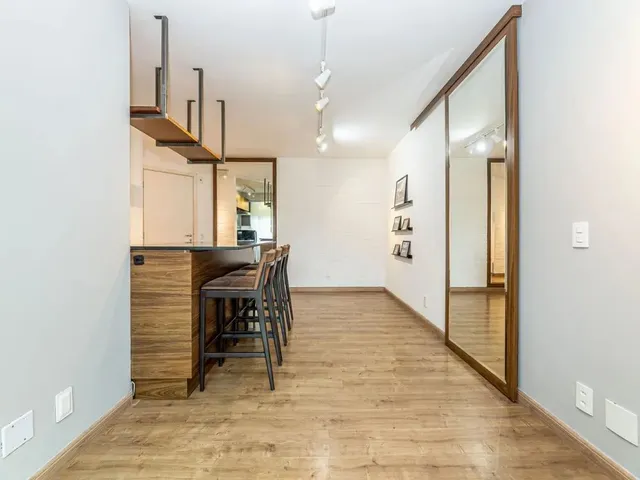 Apartamento 3 quartos e 1 banheiro, à venda, no bairro Campo Comprido em Curitiba
