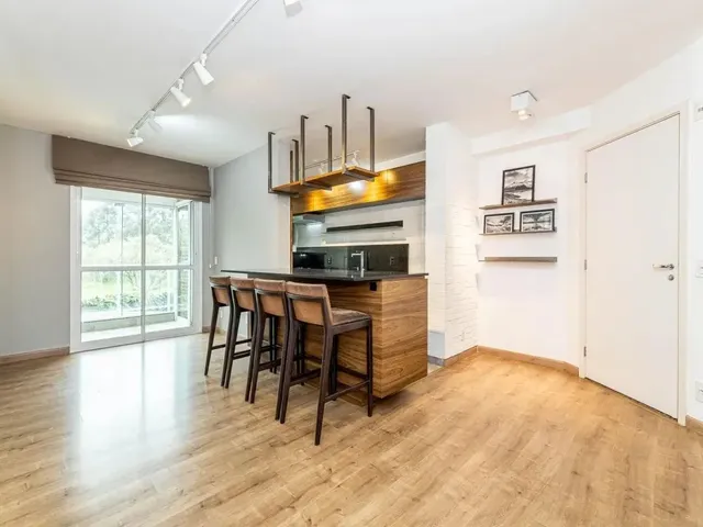 Apartamento 3 quartos e 1 banheiro, à venda, no bairro Campo Comprido em Curitiba