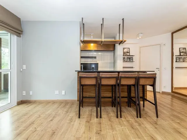 Apartamento 3 quartos e 1 banheiro, à venda, no bairro Campo Comprido em Curitiba