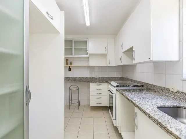 Apartamento 2 quartos e 1 banheiro, à venda, no bairro Batel em Curitiba