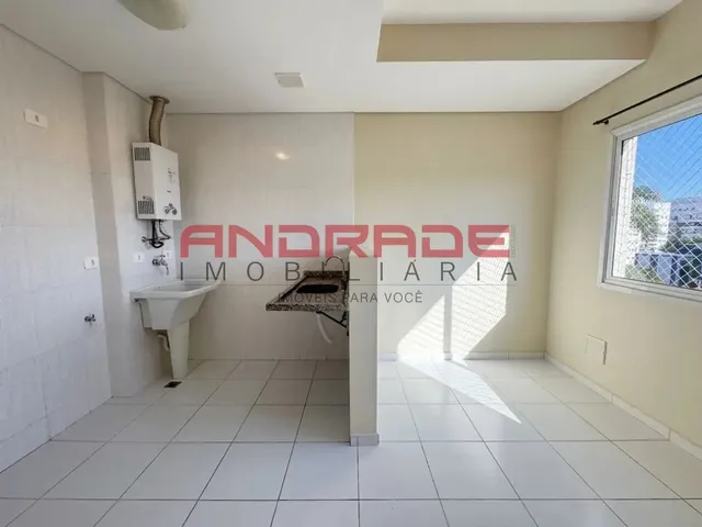 Apartamento 1 quarto e 1 banheiro, para alugar, no bairro São Francisco em Curitiba
