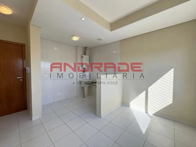 Apartamento 1 quarto e 1 banheiro, para alugar, no bairro São Francisco em Curitiba
