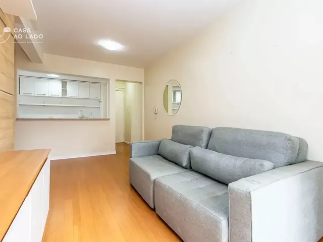 Apartamento 1 quarto e 1 banheiro, para alugar, no bairro Centro em Curitiba