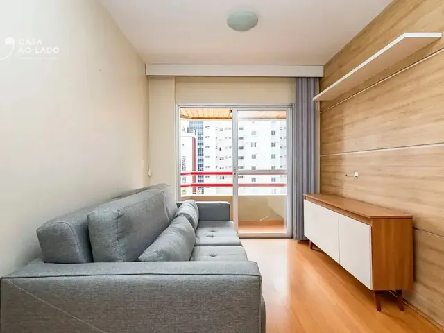 Apartamento 1 quarto e 1 banheiro, para alugar, no bairro Centro em Curitiba