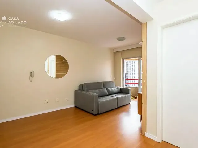 Apartamento 1 quarto e 1 banheiro, para alugar, no bairro Centro em Curitiba