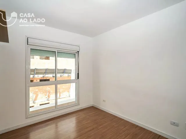 Apartamento 2 quartos e 2 banheiros, para alugar, no bairro Centro em Curitiba