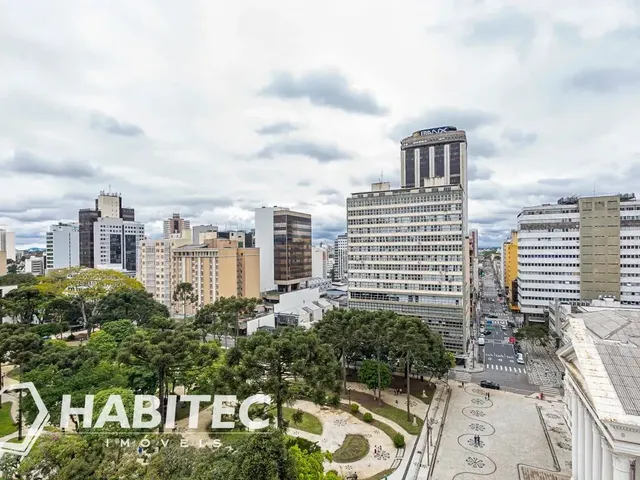 Apartamento 2 quartos e 2 banheiros, à venda, no bairro Centro em Curitiba